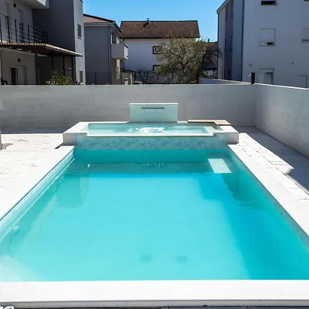Wave With A Pool - Ae1551 Appartement